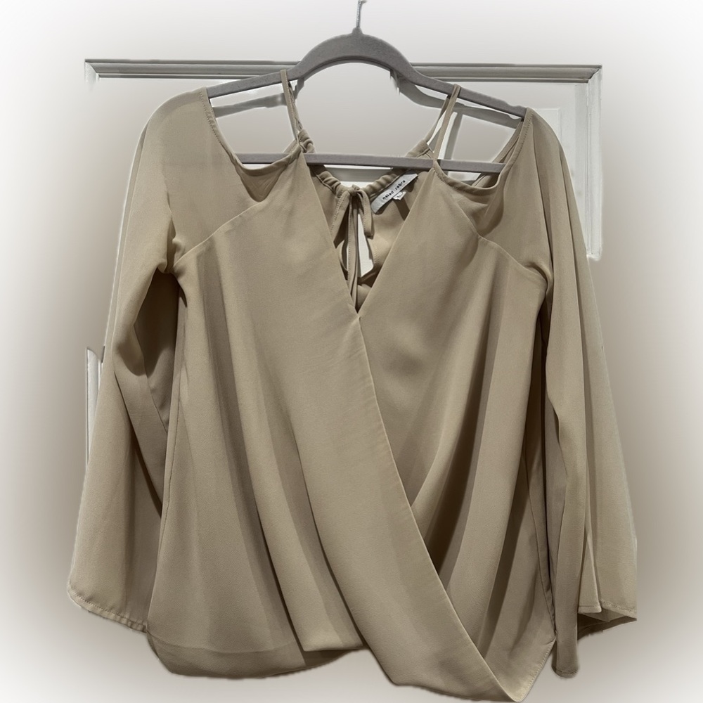 Wrap-Front Open Shoulder - Picture 10 of 10